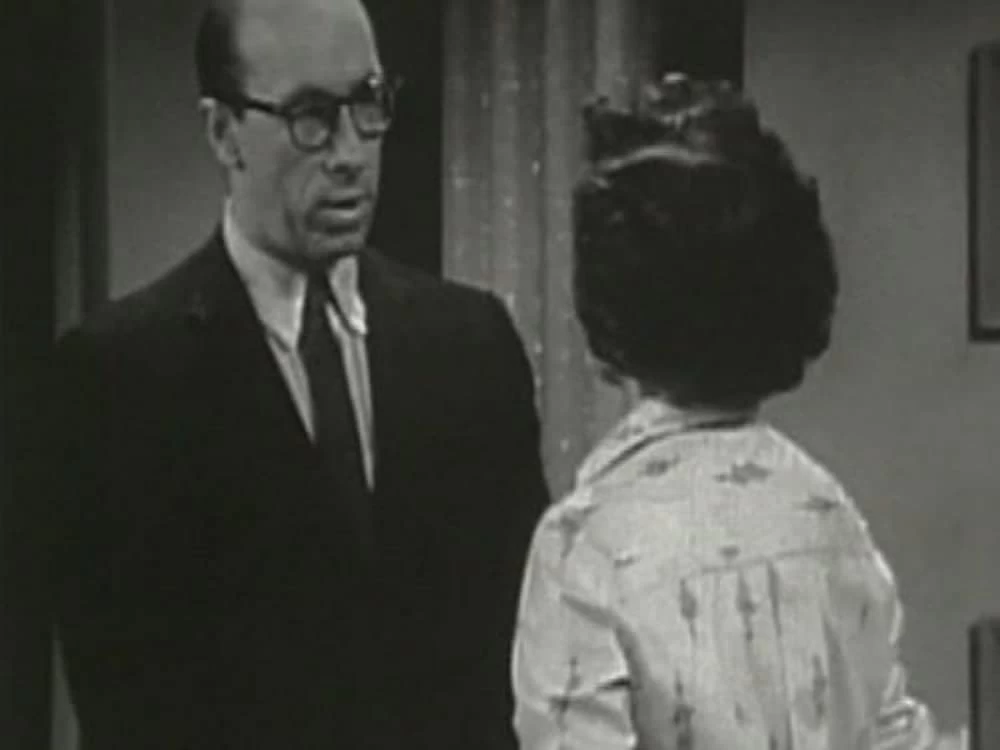 Richard Deacon was one of several recognizable actors on the 1950s sitcom, "Date with the Angels."