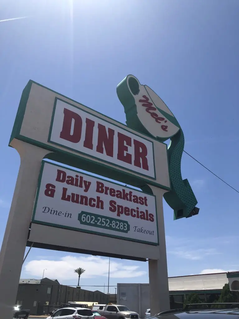 A photo of the real Mel's Diner in Phoenix, Arizona.