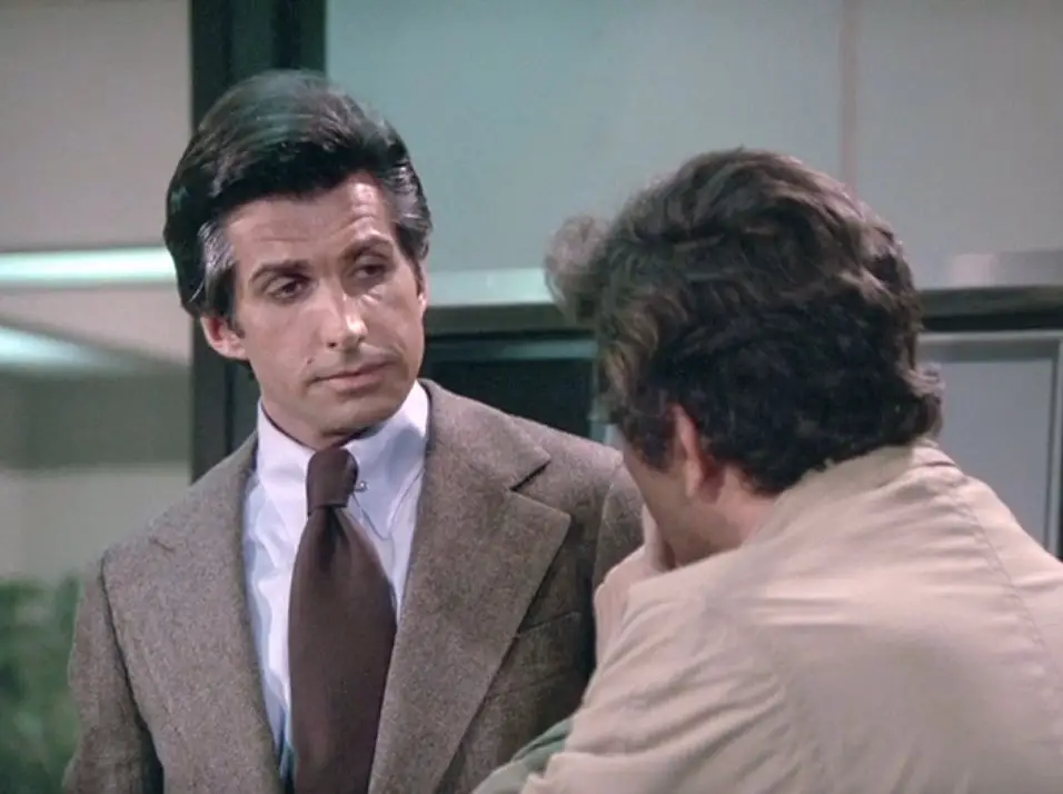 George Hamilton played Dr. Mark Collier, one of the many criminals in "Columbo" episodes to underestimate the lieutenant.