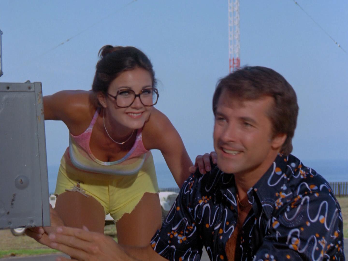 It was in its second season of "Wonder Woman" that Lynda Carter (Wonder Woman and her alter ego, Diana Prince) and Steve Trevor, Jr. (Lyle Waggoner) found themselves in the Bermuda Triangle.